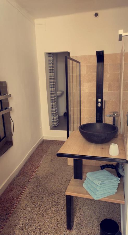 L'Ecrin Des Calquieres Apartamento Nîmes Exterior foto
